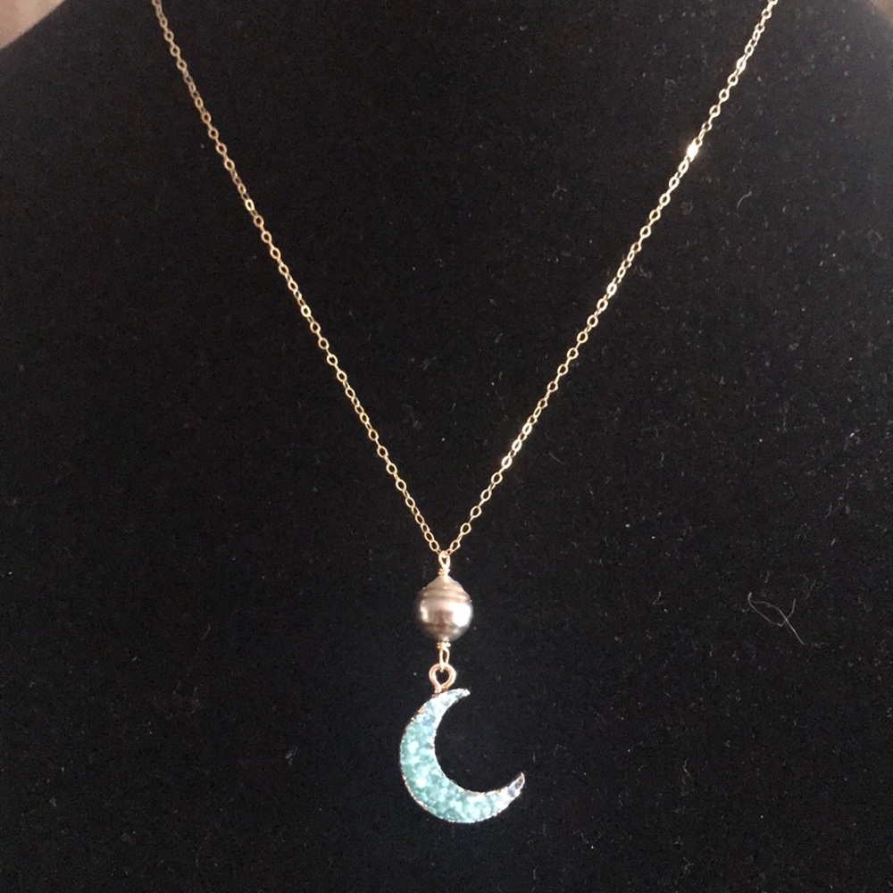 Tahitian pearl necklace